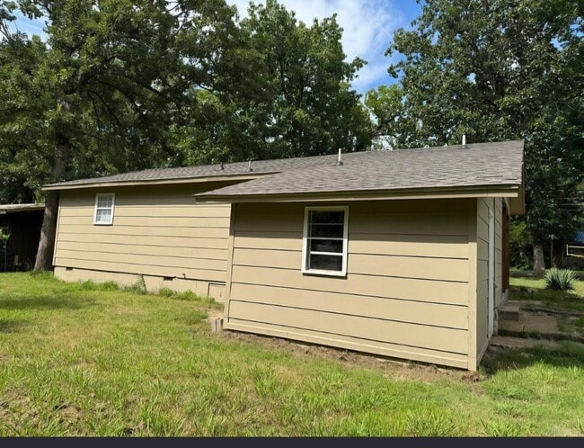 128 Hiawatha Dr in Cherokee Village, AR - Building Photo - Building Photo