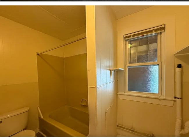 325 Cumberland St in Rumford, ME - Foto de edificio - Building Photo