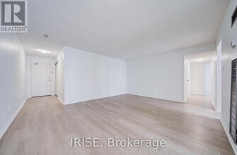 633 Bay St. in Toronto, ON - Building Photo - Building Photo