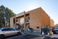 1310 San Pedro Dr SE in Albuquerque, NM - Foto de edificio - Building Photo