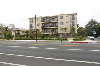 12602 Moorpark St in Studio City, CA - Foto de edificio - Building Photo