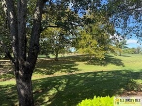 28 Daniel Webster Ave in Monroe Township, NJ - Building Photo - Building Photo