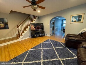128 E 6th Ave in Conshohocken, PA - Building Photo - Building Photo
