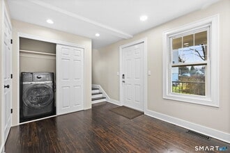 2 Sherman Ave in Greenwich, CT - Building Photo - Building Photo