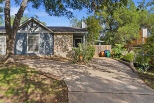 8101 Dowling Cove, Unit B in Austin, TX - Building Photo