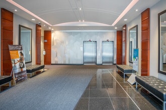 Metropolitan Towers in Vancouver, BC - Building Photo - Lobby