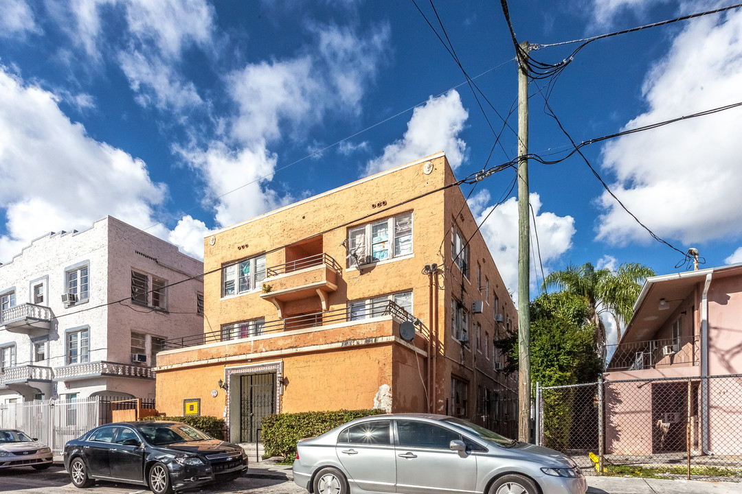 959 SW 5th St in Miami, FL - Building Photo