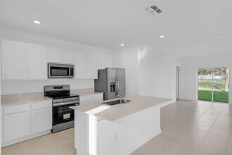 5428 Meadow Walk Dr in Davenport, FL - Building Photo - Building Photo
