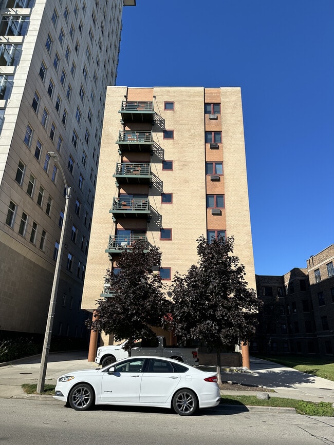 1321 Franklin in Milwaukee, WI - Building Photo - Building Photo