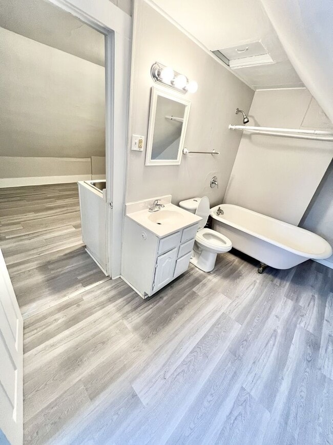 908 W Bell Ave in Appleton, WI - Building Photo - Building Photo