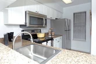 Laurel Valley Apartments in Sterling Heights, MI - Building Photo - Interior Photo