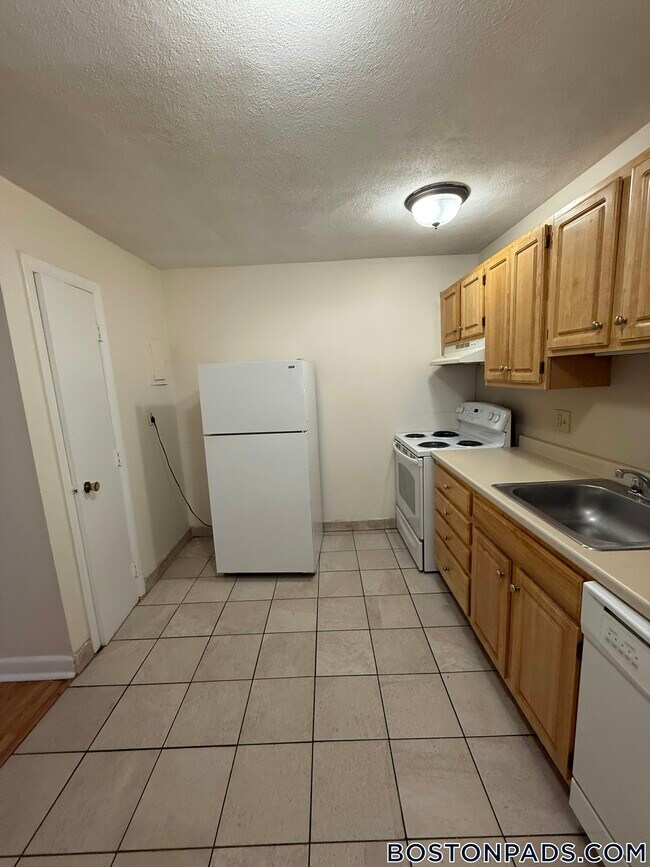 84 Gardner St in Boston, MA - Building Photo - Building Photo