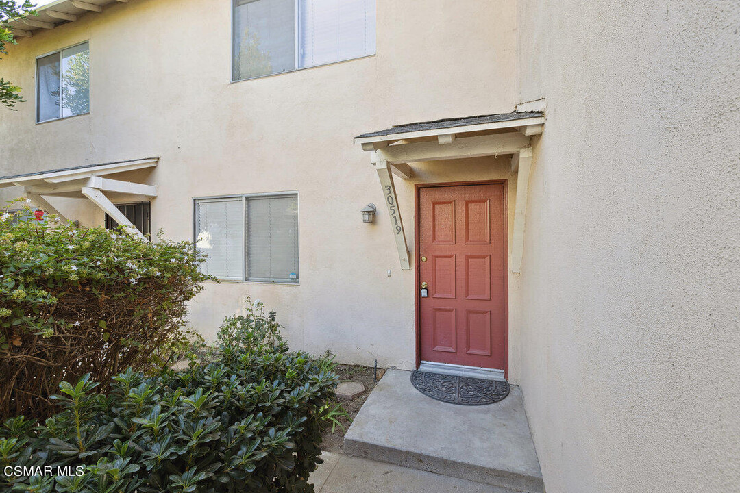 30519 Canwood St in Agoura Hills, CA - Building Photo