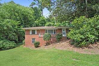 702 Luckie Ln NE in Atlanta, GA - Building Photo - Building Photo