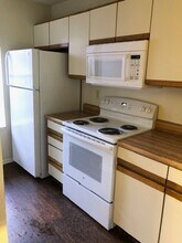 812 W Collins St in Denton, TX - Building Photo - Building Photo