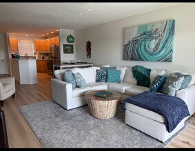 236 Castlewood Dr in North Palm Beach, FL - Building Photo - Building Photo