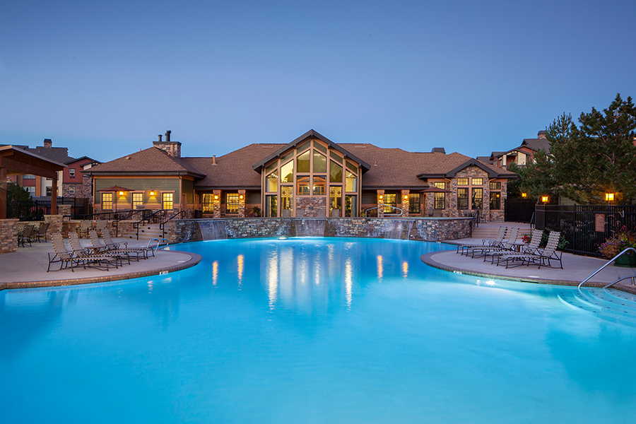 The Sanctuary at Tallyn's Reach Apartments in Aurora, CO - Foto de edificio