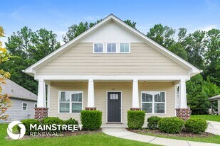 213 Hampton Dr in Calera, AL - Building Photo