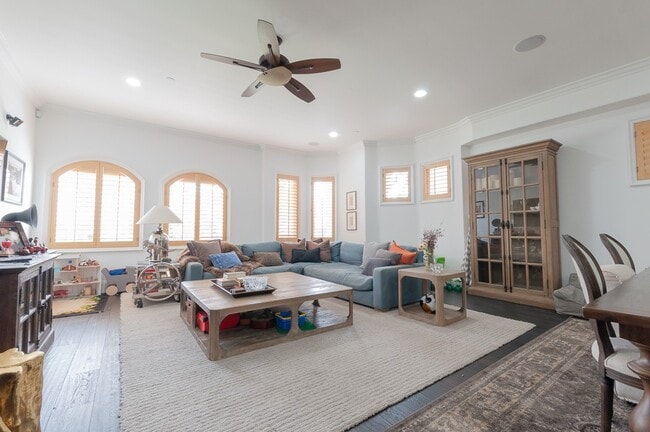 143 N Arnaz Dr in Beverly Hills, CA - Building Photo - Building Photo