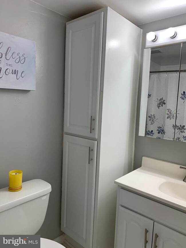 2908 Kings Chapel Rd-Unit -9 in Falls Church, VA - Building Photo - Building Photo