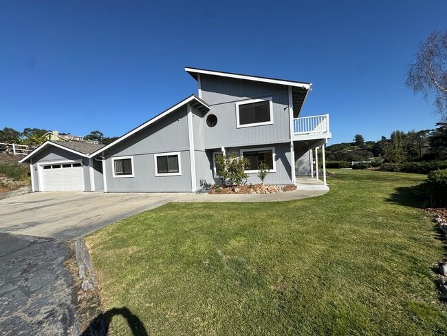 property at 1571 Vista Grande Ln