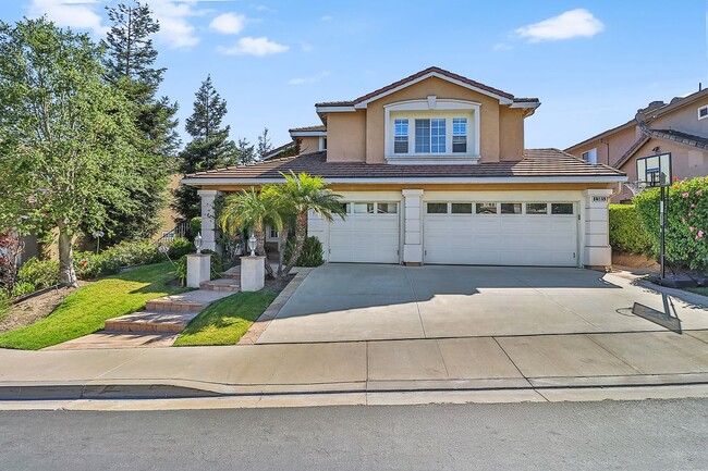 1385 Sapphire Dragon St in Thousand Oaks, CA - Foto de edificio - Building Photo