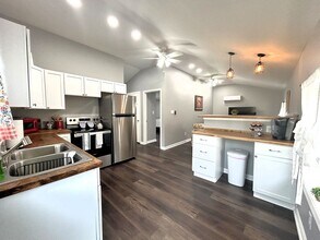 512 S 6th St in Terre Haute, IN - Building Photo - Building Photo