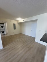 227 NE 25th St, Unit B in Miami, FL - Building Photo - Building Photo