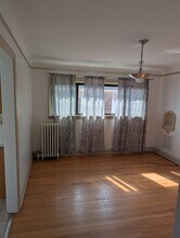 18444 Woodingham Dr, Unit Up in Detroit, MI - Foto de edificio - Building Photo