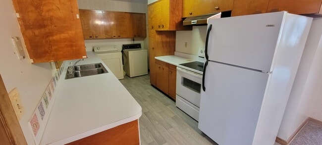 421 Prentis Ave in Vermillion, SD - Building Photo - Building Photo