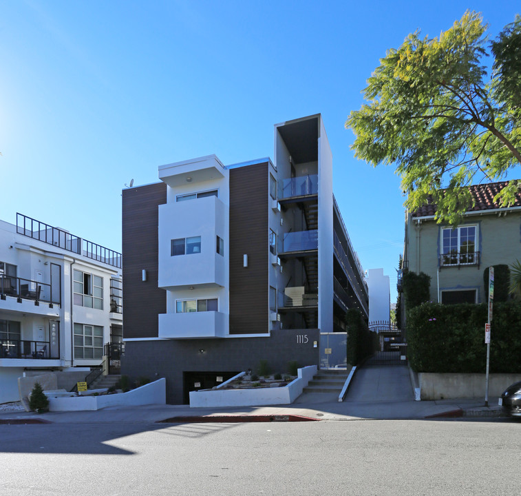 Hacienda Villas in West Hollywood, CA - Building Photo