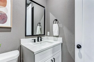8006 Sunbury St in Houston, TX - Building Photo - Building Photo
