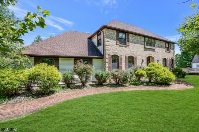 34 Willow Brook Ln in Clinton Township, NJ - Building Photo - Building Photo