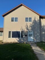 287 Orrin St, Unit #2 in Winona, MN - Building Photo