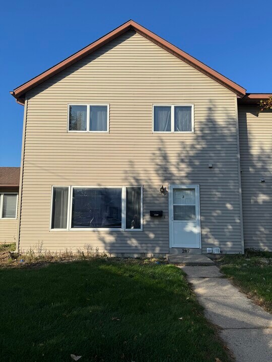287 Orrin St, Unit #2 in Winona, MN - Building Photo