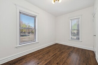 1338 W Hollywood Ave in Chicago, IL - Building Photo - Building Photo