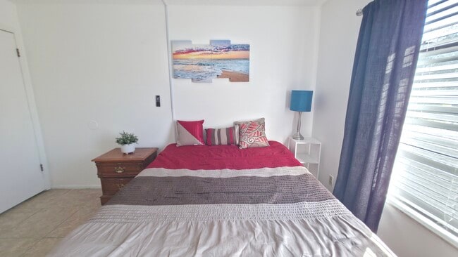 414 Banana Cay Dr in South Daytona, FL - Building Photo - Building Photo