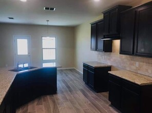 1002 Larvotto Loop in Laredo, TX - Building Photo - Building Photo