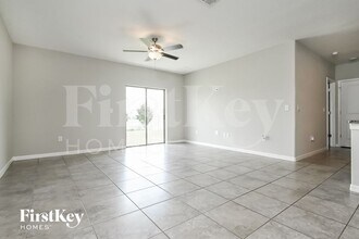 15315 Broad Brush Dr in Sun City Center, FL - Building Photo - Building Photo