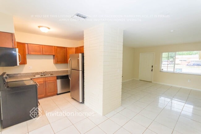 710 NW 176th Terrace in Miami, FL - Building Photo - Building Photo