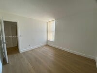 2000 NE 135th St photo'