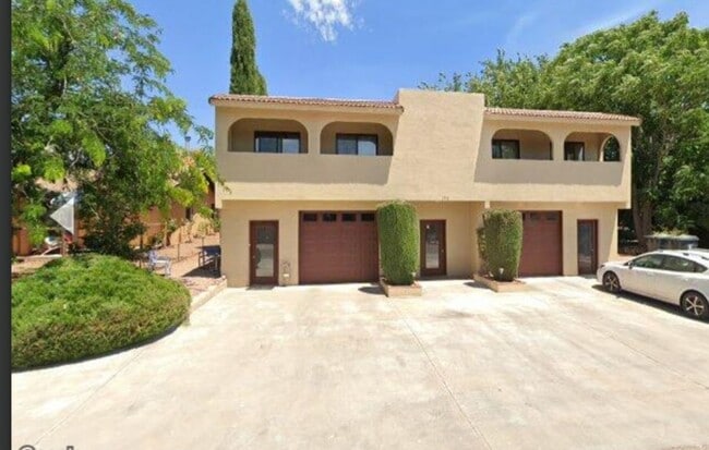 property at 390 Fairway Oaks Dr