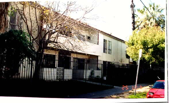 14808 Blythe St in Van Nuys, CA - Building Photo - Building Photo