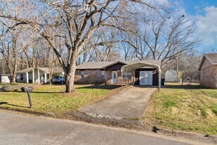 909 Essex St in Greenwood, AR - Building Photo