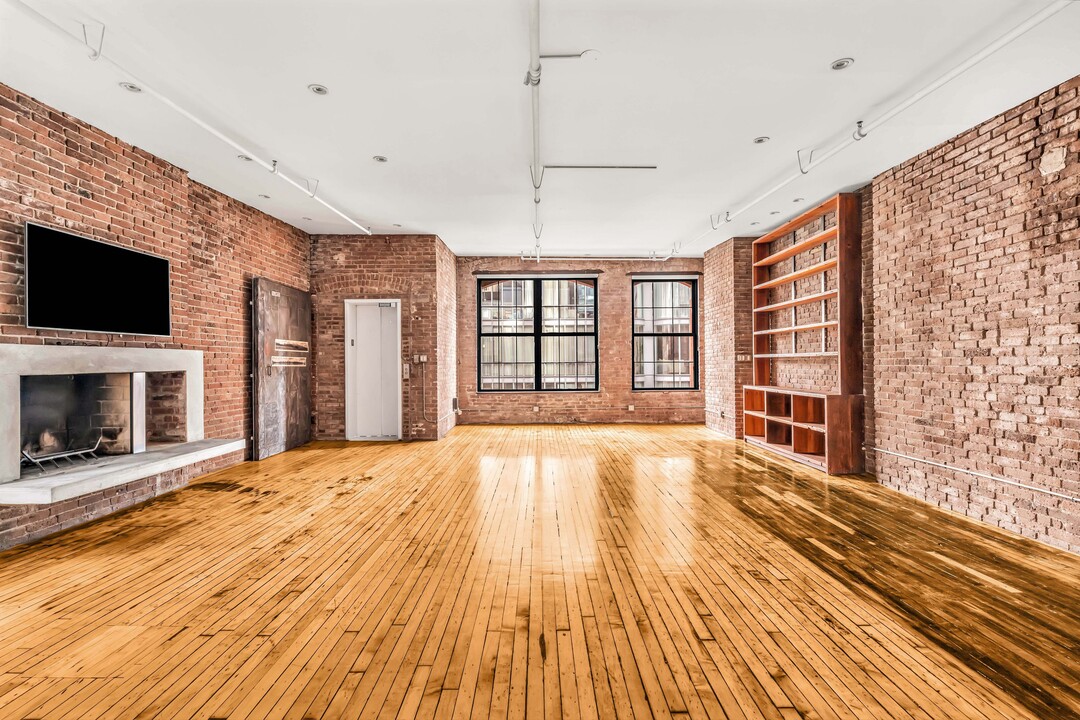 554 Broome St in New York, NY - Building Photo