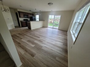 3301 Echo Dells Ave in Stevens Point, WI - Foto de edificio - Building Photo