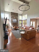 43708 Red House Dr in Leesburg, VA - Building Photo - Building Photo