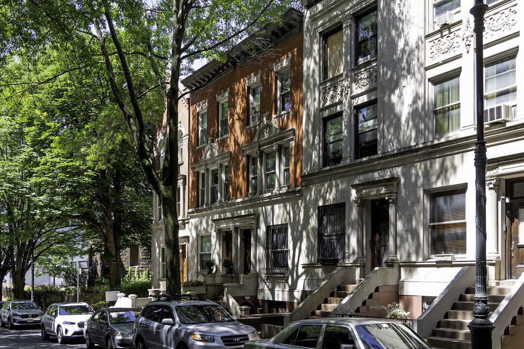 6 Hamilton Terrace in New York, NY - Building Photo