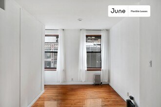 41 W 46th St in New York, NY - Building Photo - Building Photo