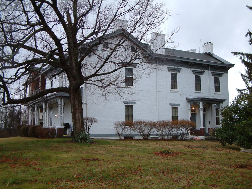 716 Mount Hope Ave in Cincinnati, OH - Building Photo